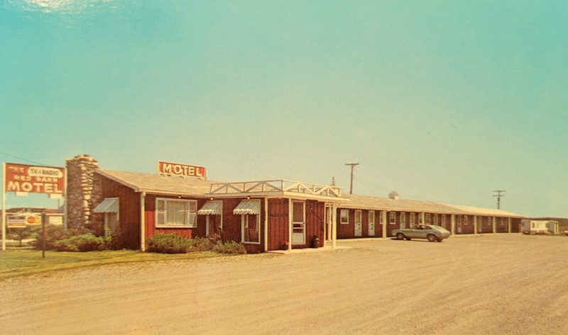 Red Barn Motel - Vintage Postcard (newer photo)